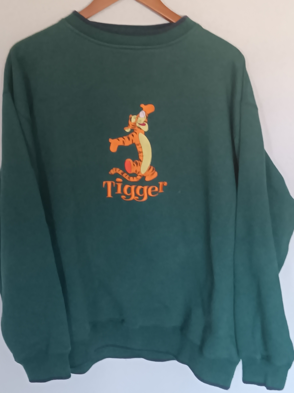 Vintage 90s Einnie The Pooh Tigger Embroidered Forest Green Men's Sweatshirt